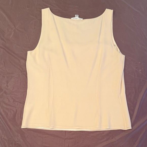 St John 100% Silk Cream/White Sleeveless blouse Size Medium Round neck MSRP $495 - Picture 3 of 8